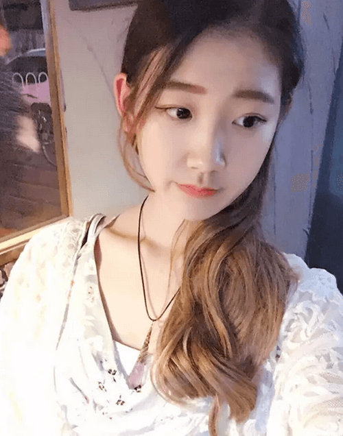 中央民族大学八大女神,舞蹈班的师姐,美艳十足!